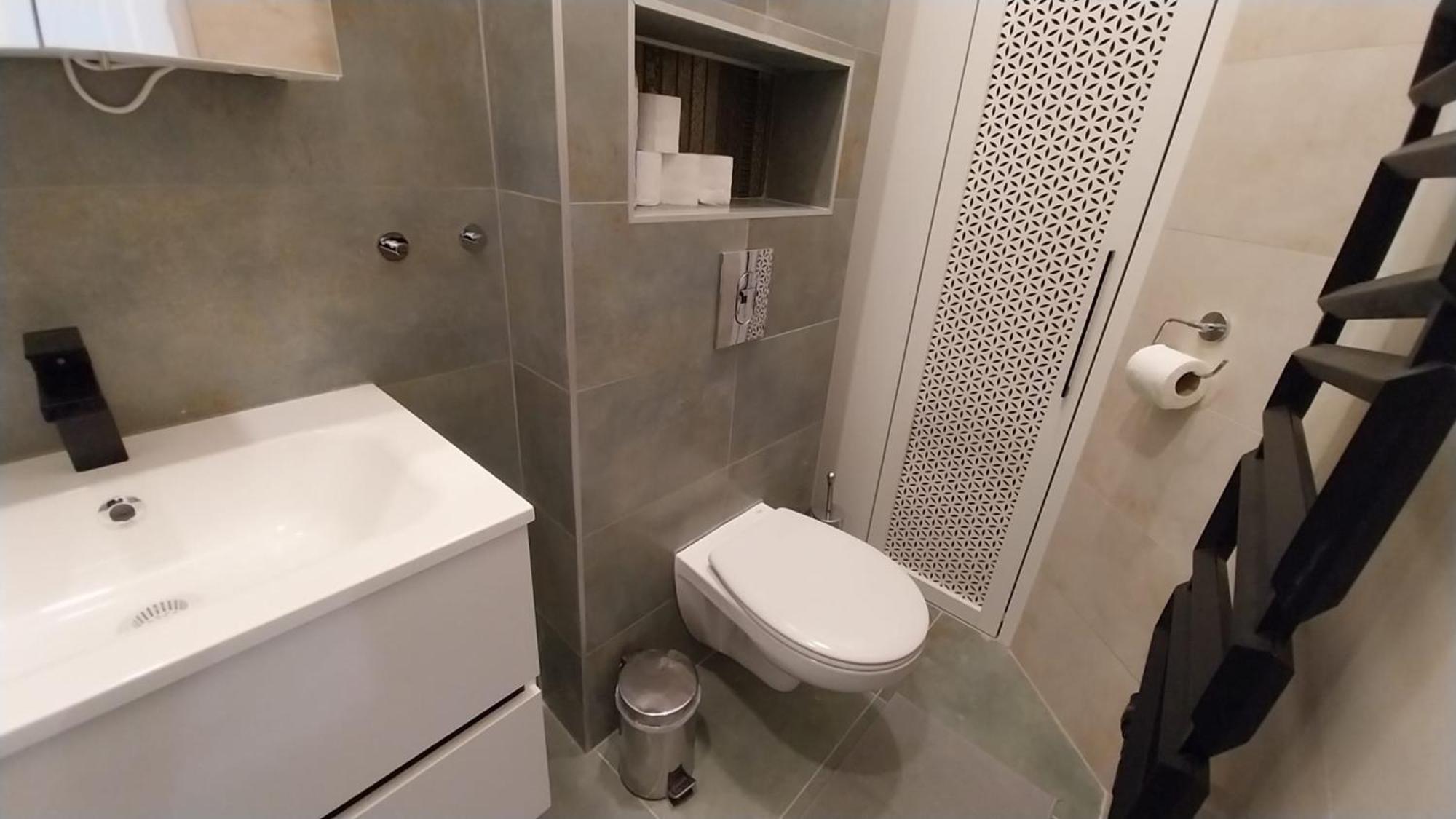 Szekely Apartment Near Deak Ferenc Square With Free Parking In Garage 布达佩斯 外观 照片