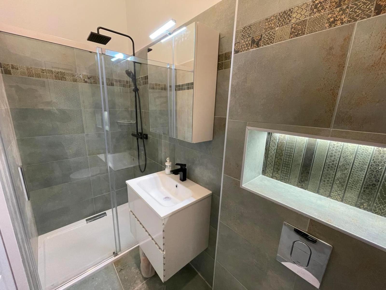 Szekely Apartment Near Deak Ferenc Square With Free Parking In Garage 布达佩斯 外观 照片