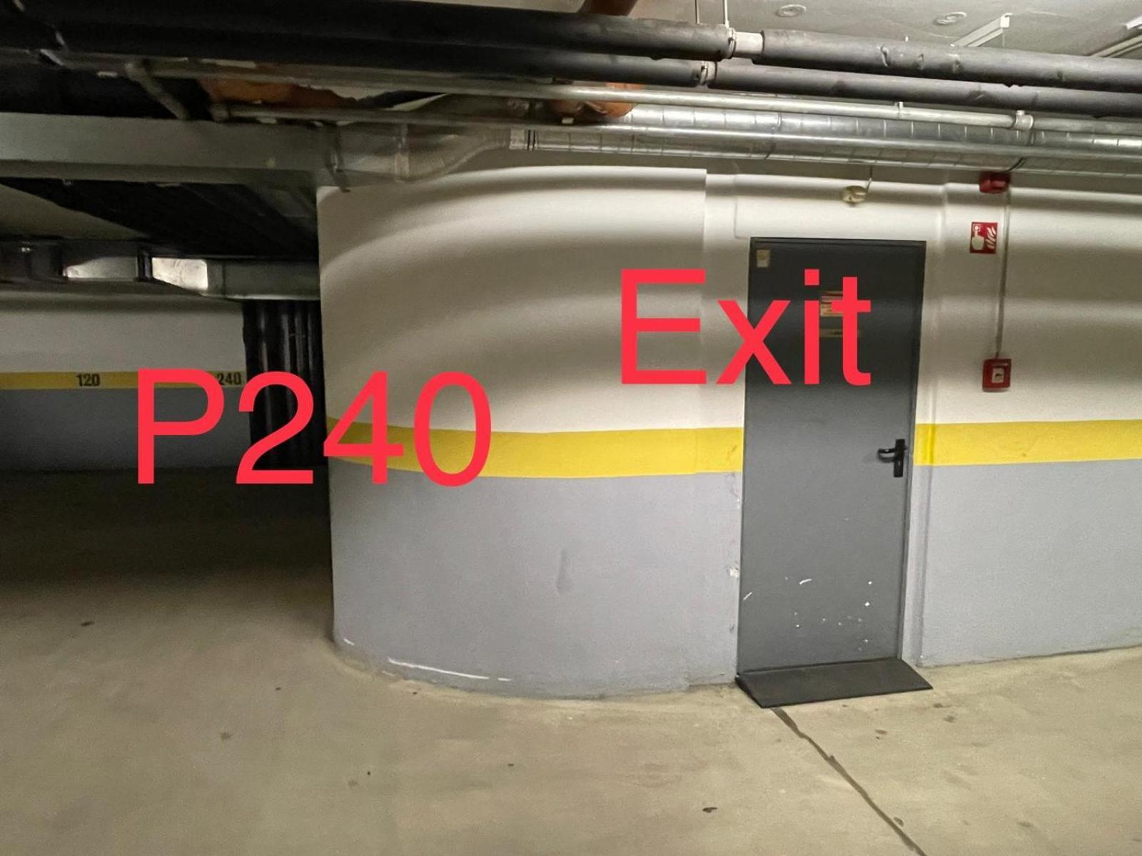 Szekely Apartment Near Deak Ferenc Square With Free Parking In Garage 布达佩斯 外观 照片